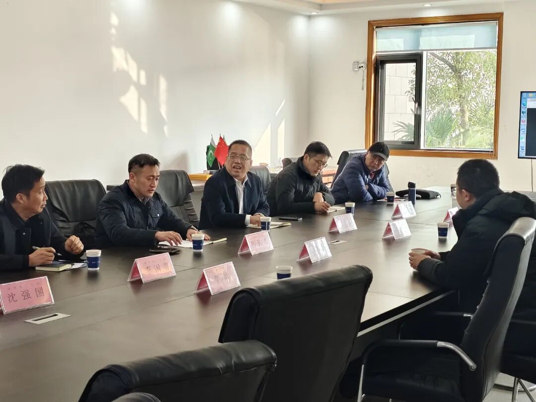 扬州工信局及船舶协会领导莅临道尔芬智能指导 共探焊接机器人赋能船舶制造